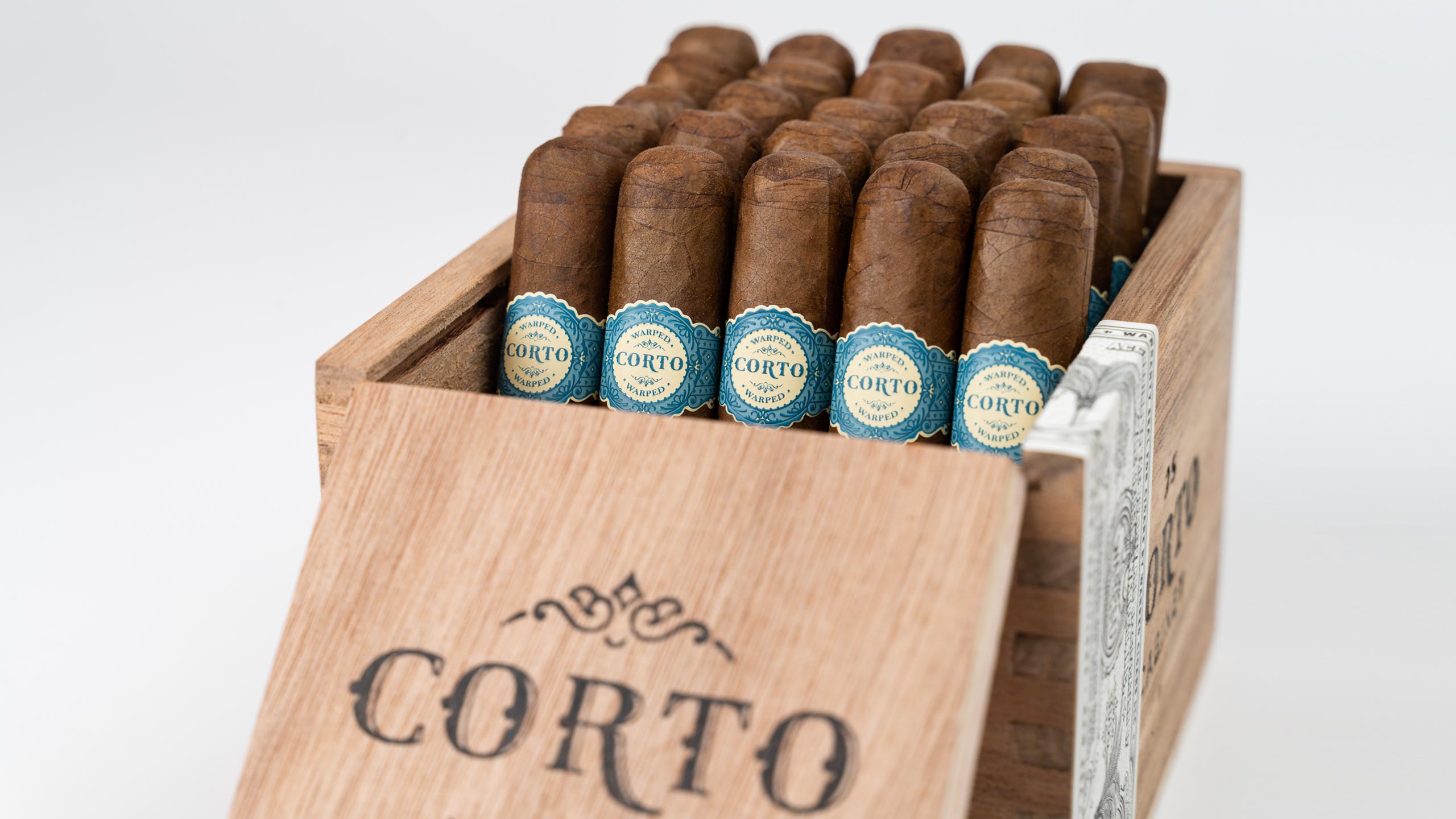 Warped Corto X46 the first Full-Bodied Smoke